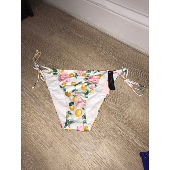 Vs pink Bikini bottoms nwt - Picture 1 of 5
